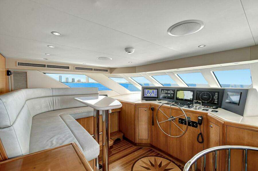 018 Main Deck Pilothouse 