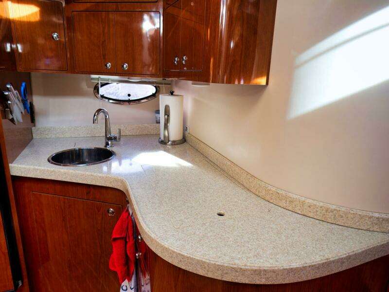 2008 Regal Commodore 4060