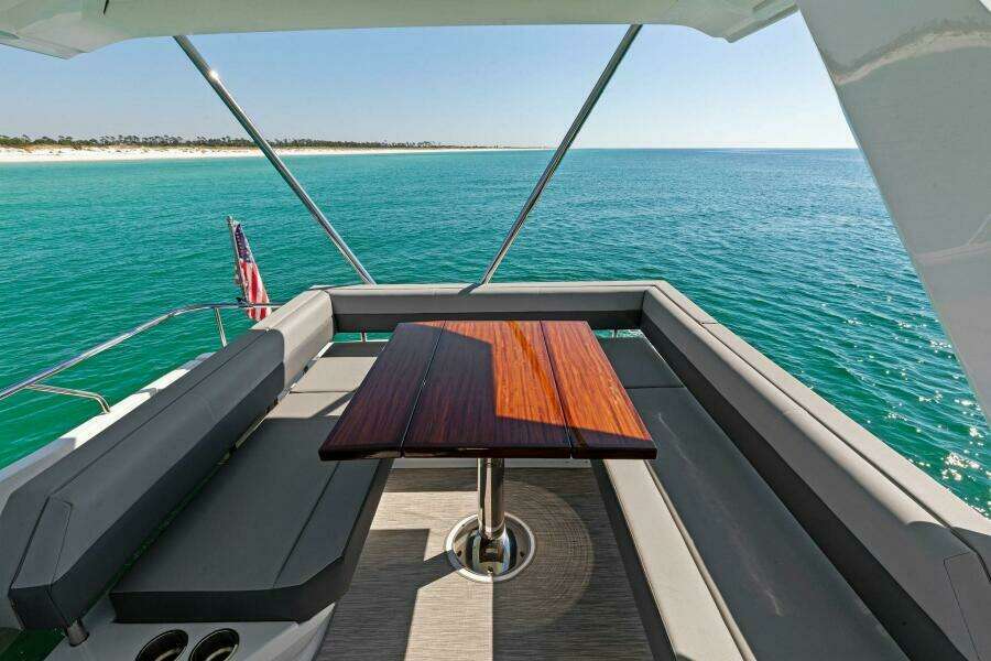 2023 Cruisers Yachts 60 Cantius Fly  Flybridge 3