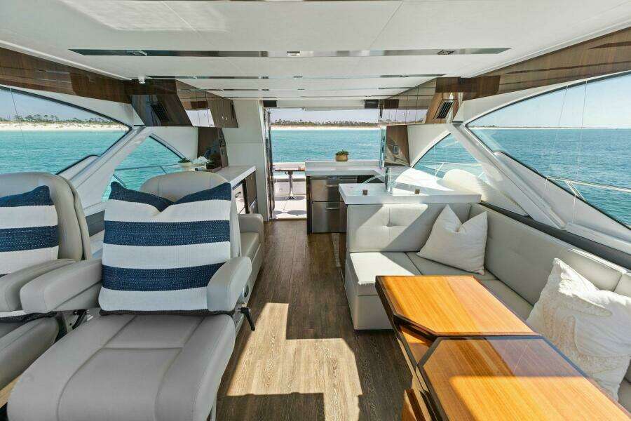 2023 Cruisers Yachts 60 Cantius Fly- Salon