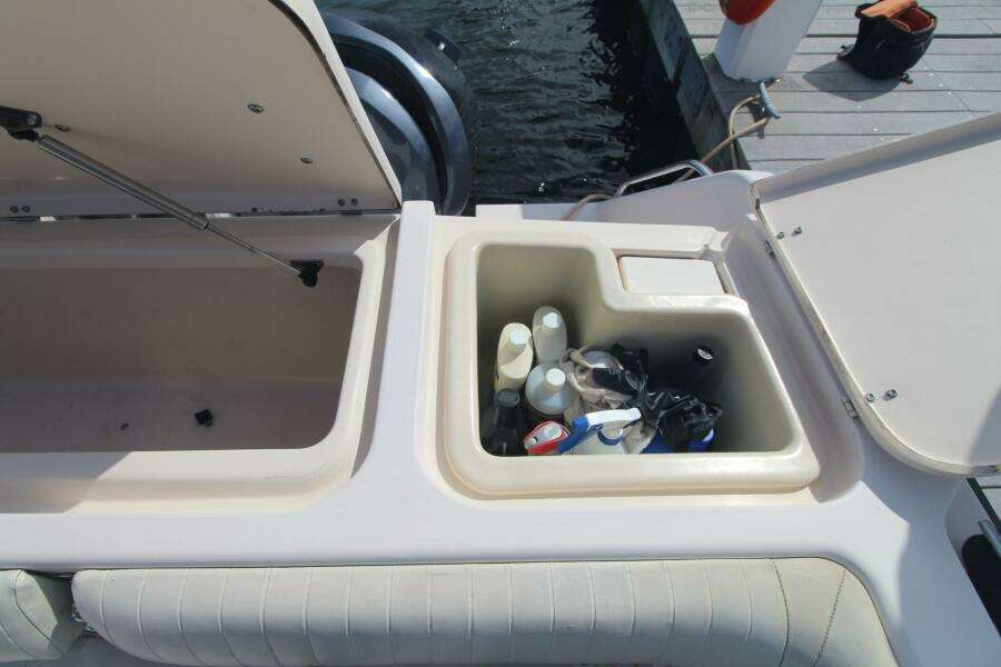 2001 Grady-White 330 Express