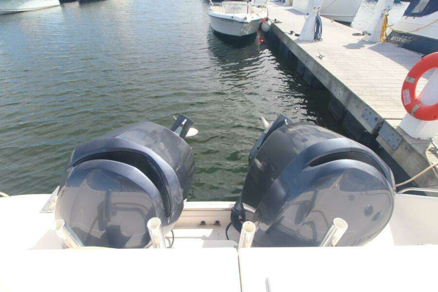 2001 Grady-White 330 Express