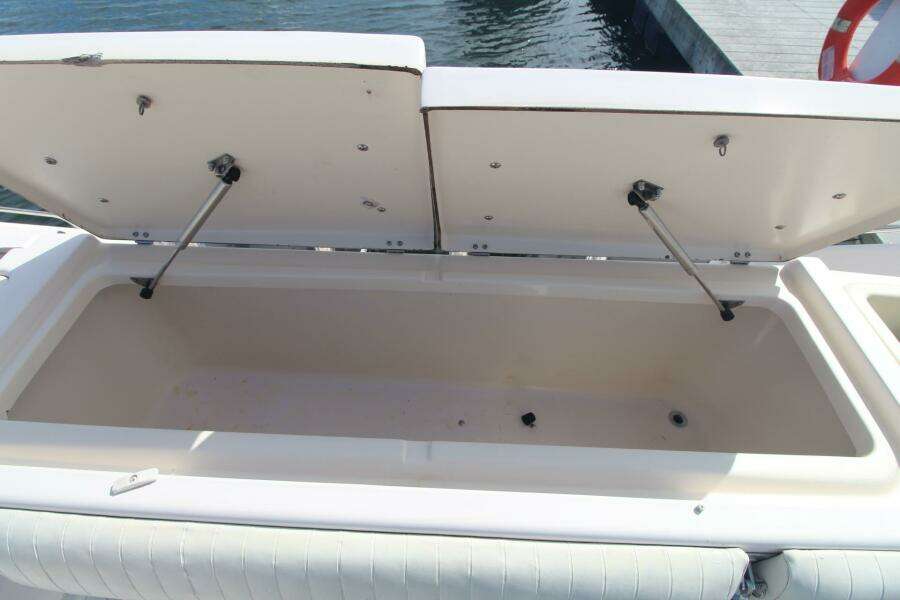 2001 Grady-White 330 Express