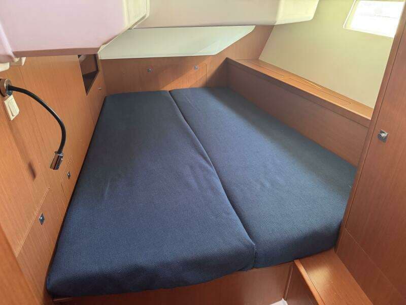 2015 Beneteau Oceanis 45