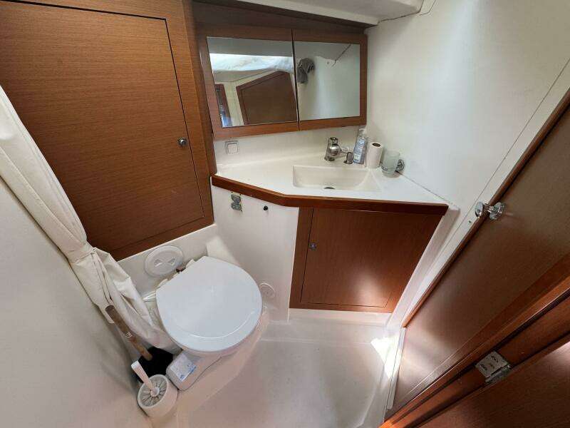 2015 Beneteau Oceanis 45