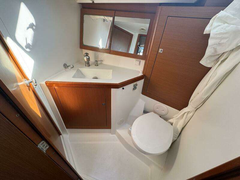 2015 Beneteau Oceanis 45