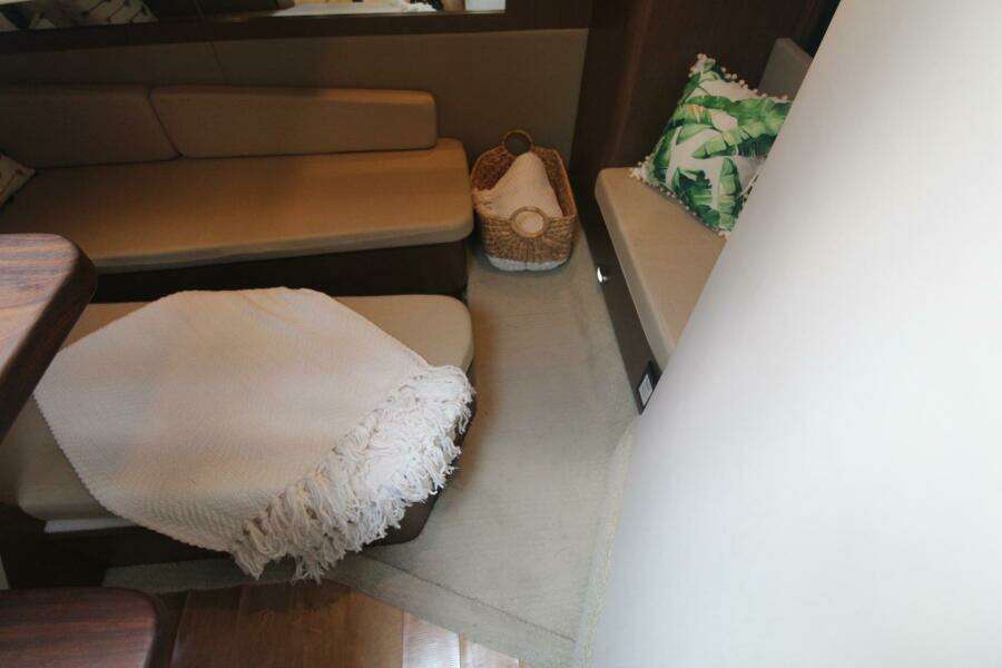 2014 Sea Ray 350 Sundancer