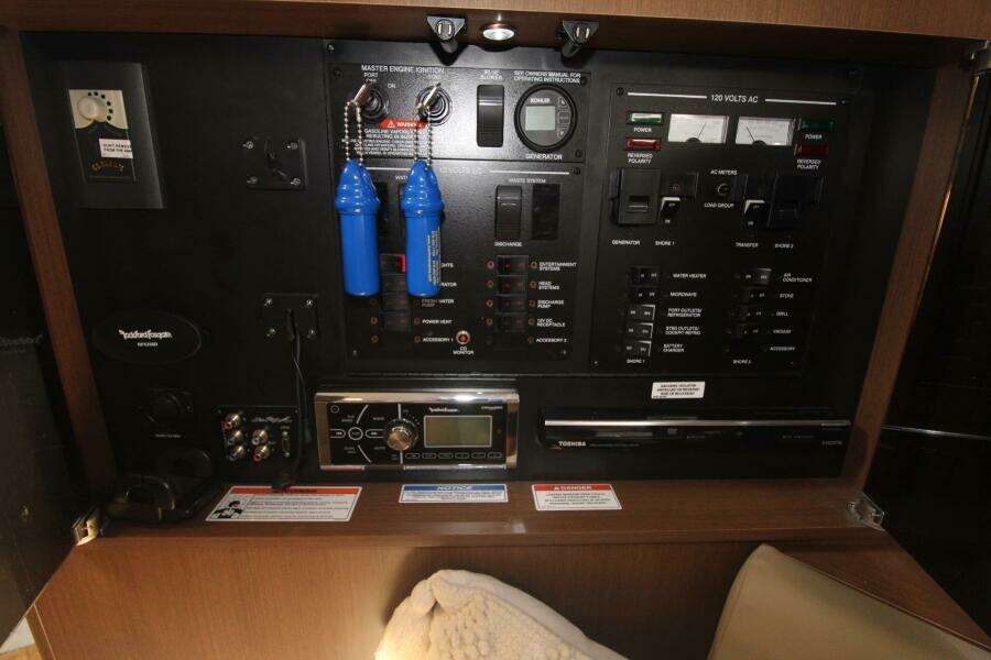 2014 Sea Ray 350 Sundancer