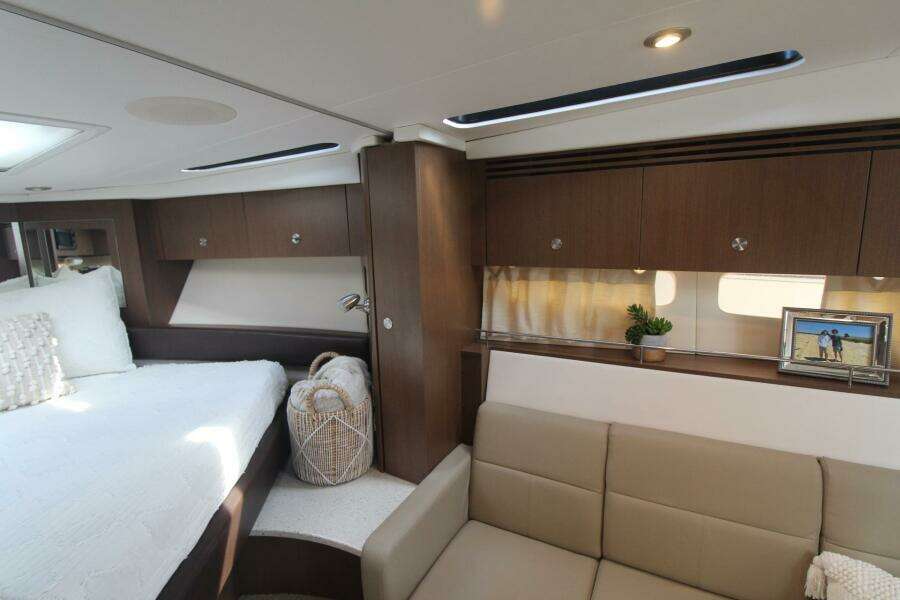 2014 Sea Ray 350 Sundancer