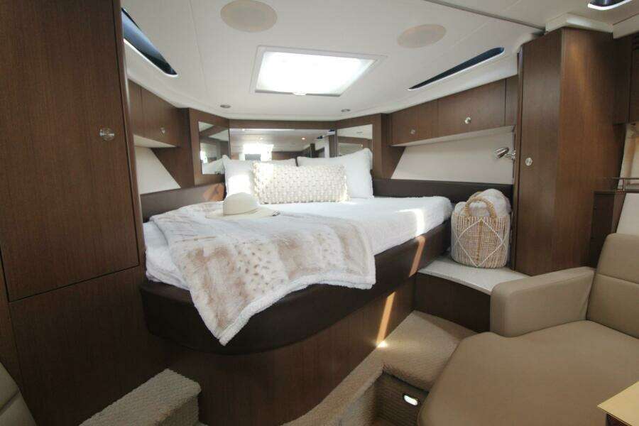 2014 Sea Ray 350 Sundancer