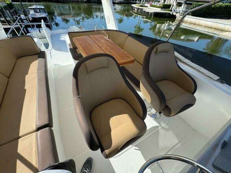 2017 Beneteau Swift Trawler 50 -Cockpit Seating