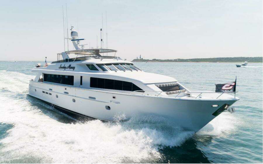 2001 Hatteras 100 Motor Yacht