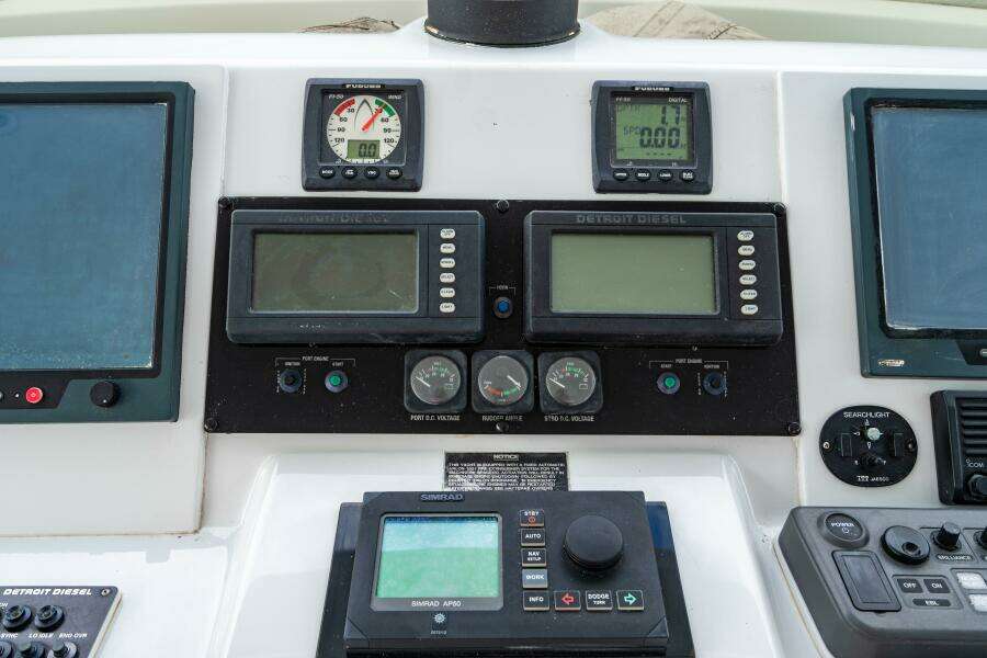 2001 Hatteras 100 Motor Yacht