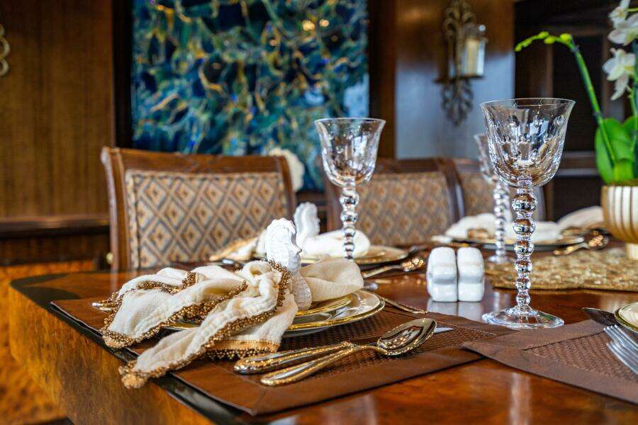 2001 Hatteras 100 Motor Yacht