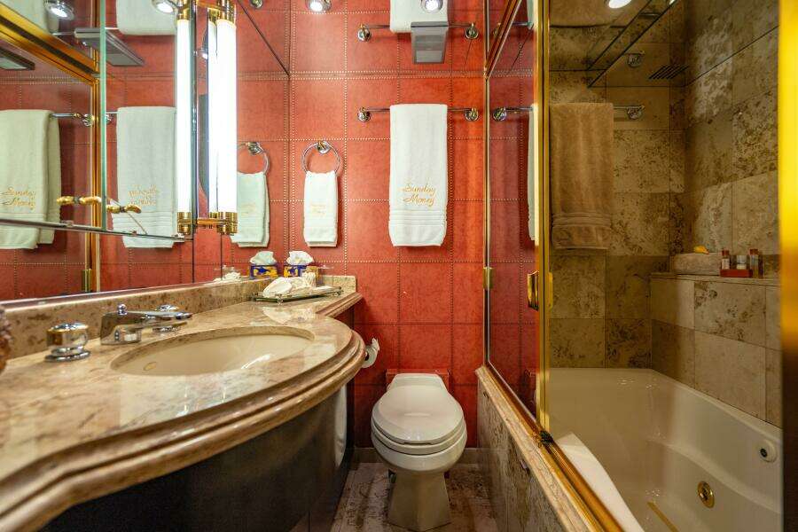 2001 Hatteras 100 Motor Yacht