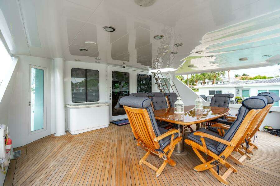 2001 Hatteras 100 Motor Yacht