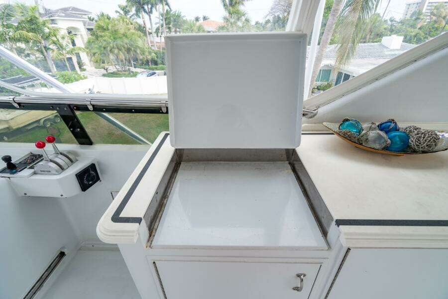 2001 Hatteras 100 Motor Yacht