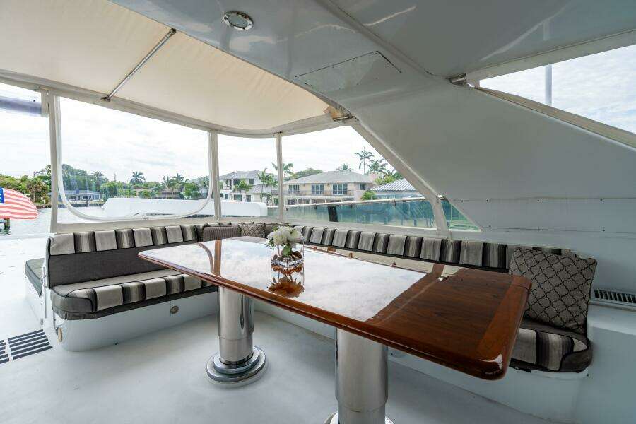 2001 Hatteras 100 Motor Yacht