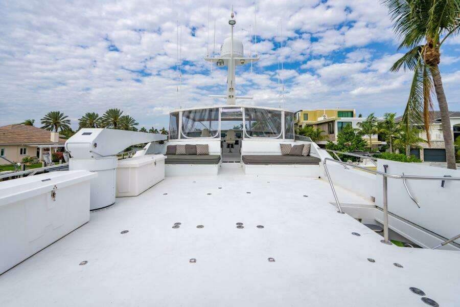 2001 Hatteras 100 Motor Yacht