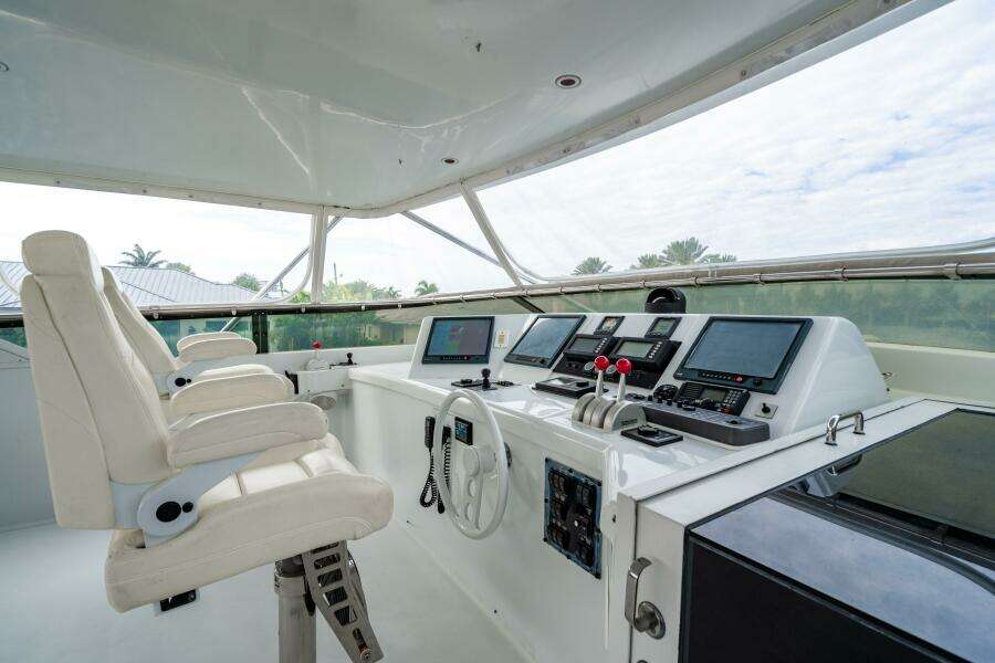 2001 Hatteras 100 Motor Yacht