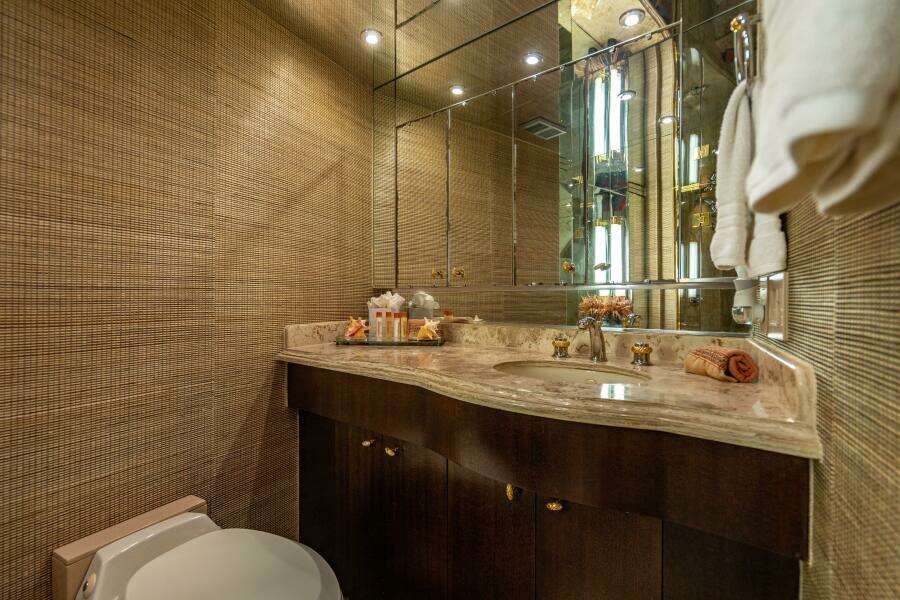 2001 Hatteras 100 Motor Yacht