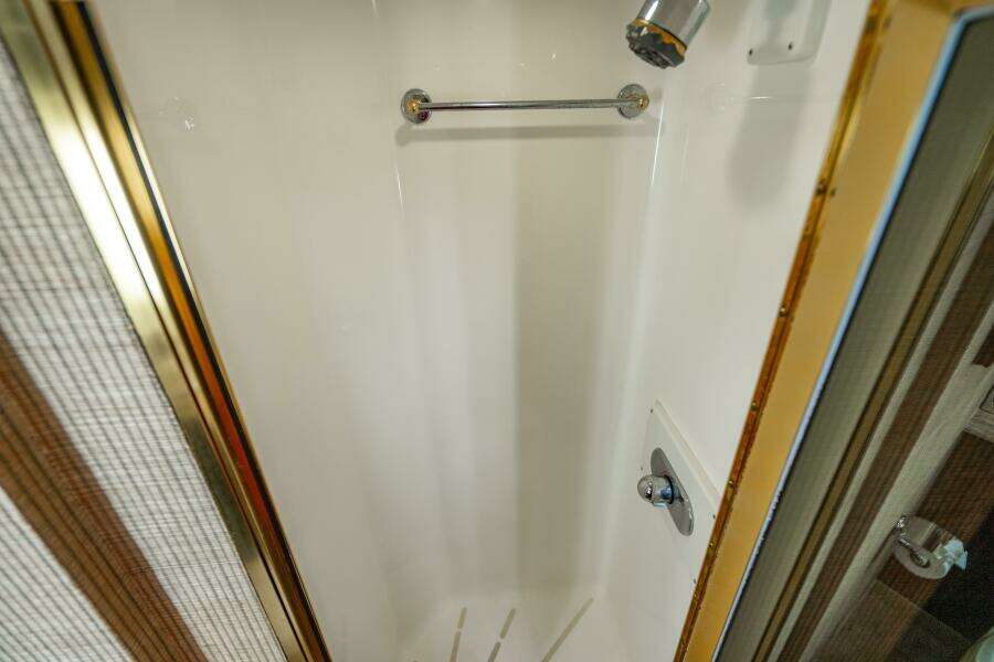 2001 Hatteras 100 Motor Yacht