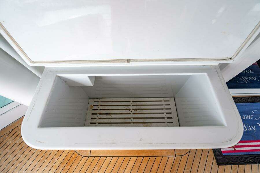 2001 Hatteras 100 Motor Yacht