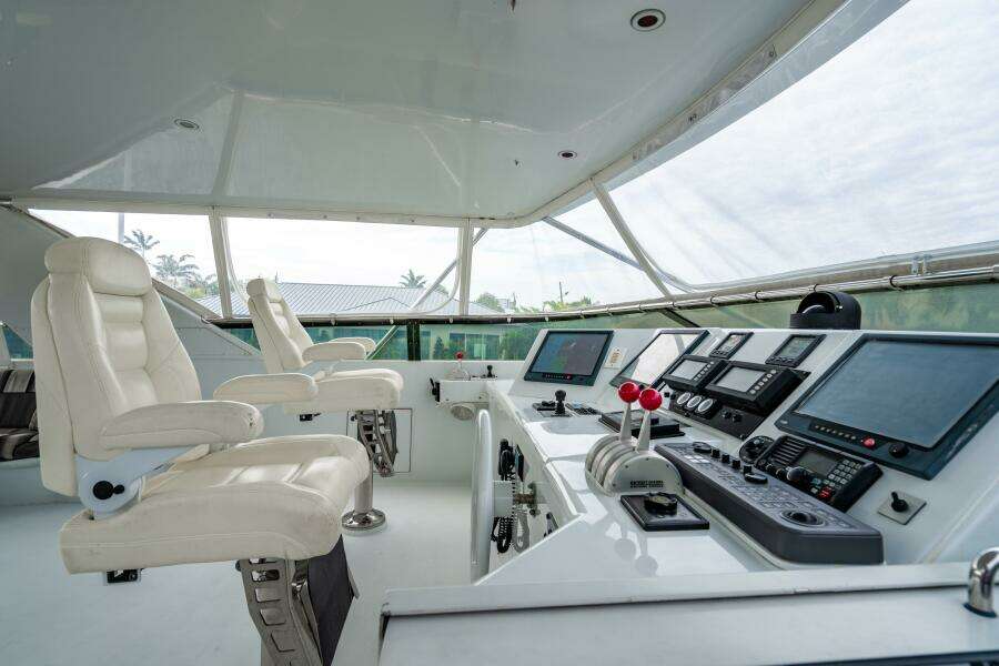 2001 Hatteras 100 Motor Yacht