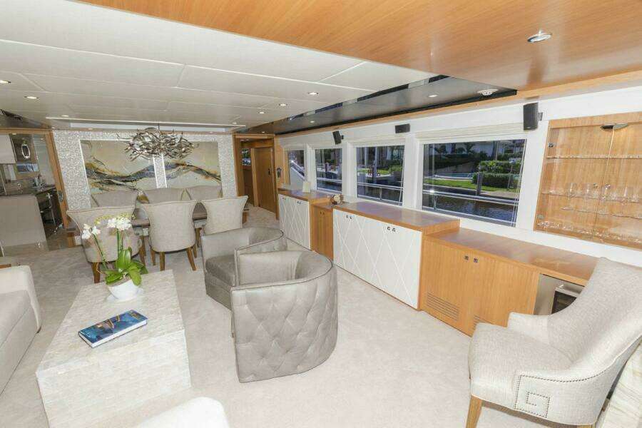 Salon Starboard Side