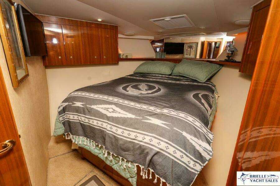 2005 Viking 45 Convertible