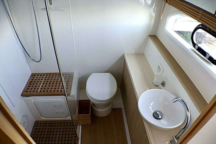 2018 Aquila 44 Catamaran- VIP (Port) Head