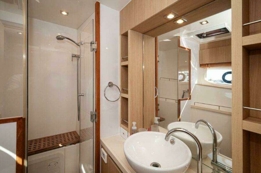 2018 Aquila 44 Catamaran- Master Head 2