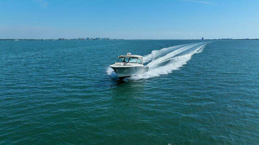 2016 375 Grady-White Freedom