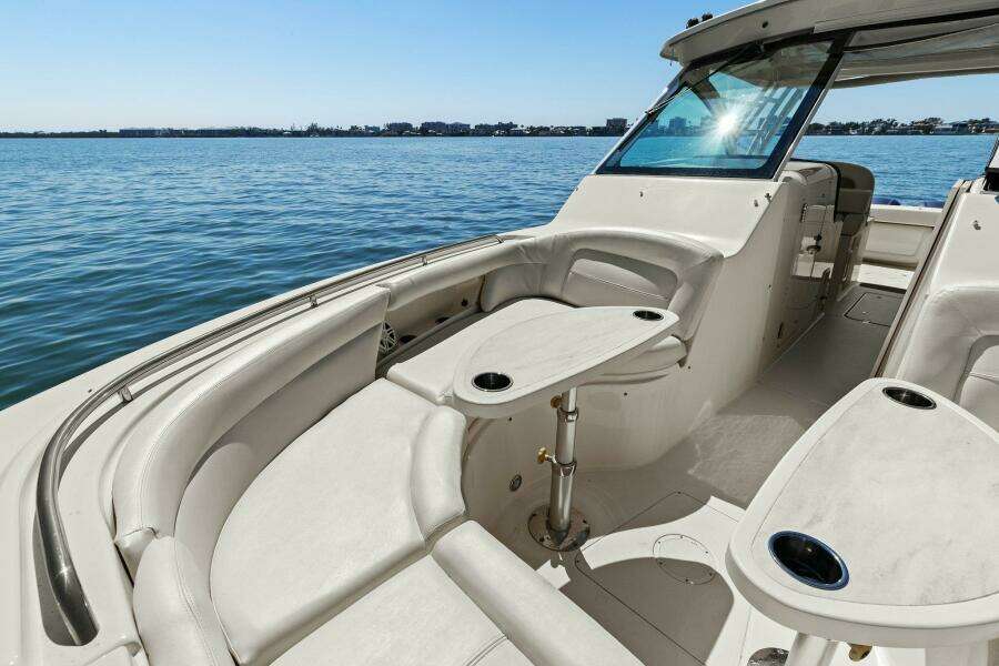 2016 375 Grady-White Freedom