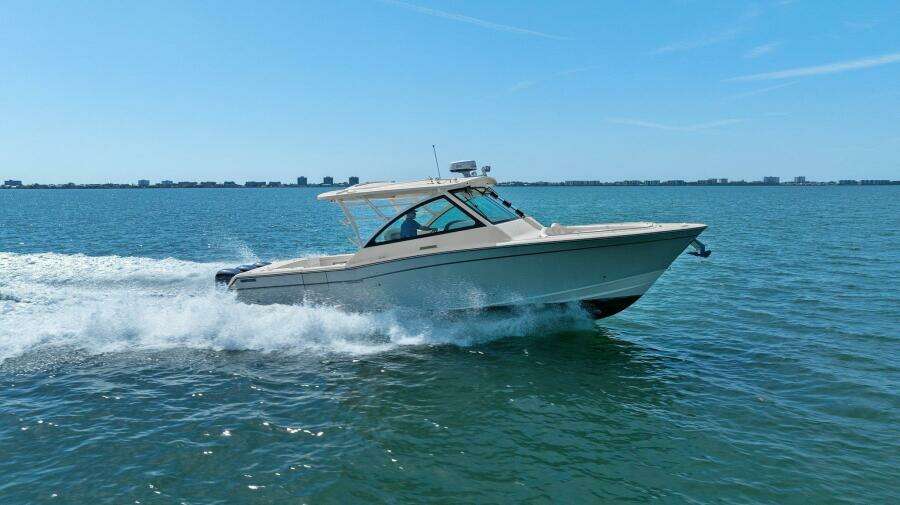 2016 375 Grady-White Freedom - Profile