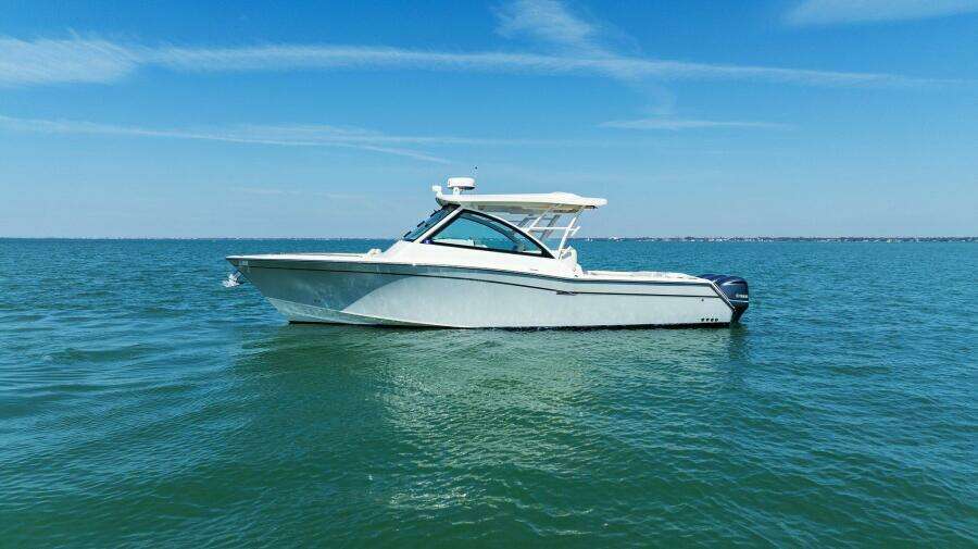 2016 375 Grady-White Freedom