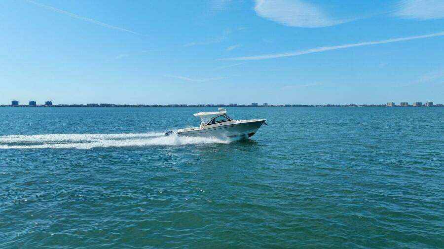 2016 375 Grady-White Freedom