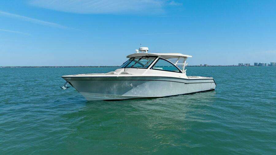 2016 375 Grady-White Freedom