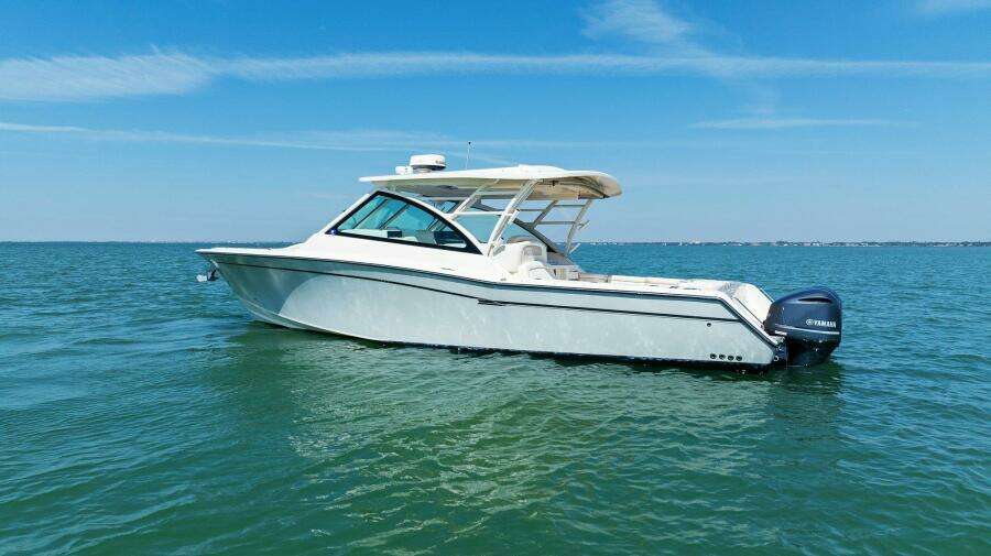 2016 375 Grady-White Freedom