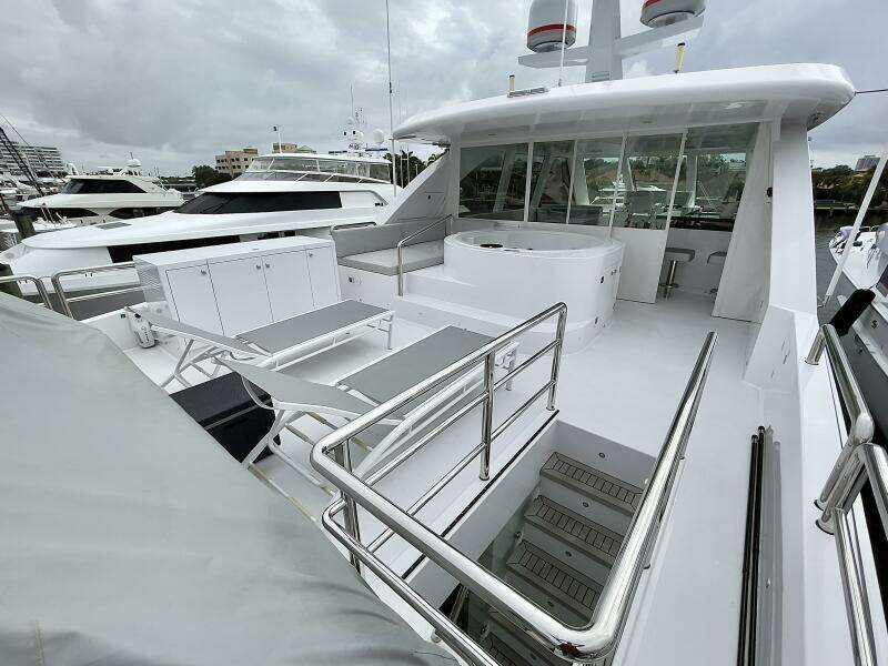 2021 Hargrave Skylounge Flush Deck