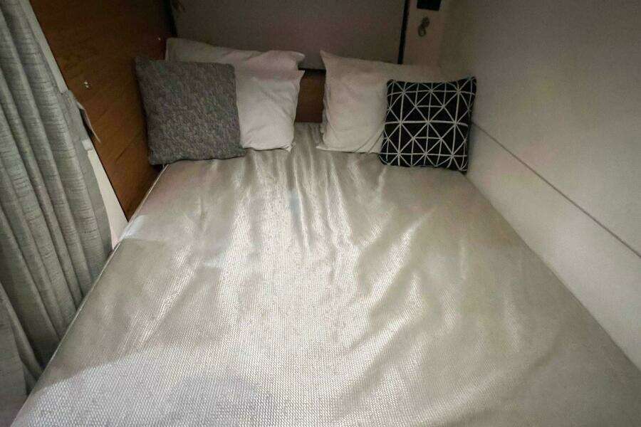 2022 Boston Whaler Conquest 405