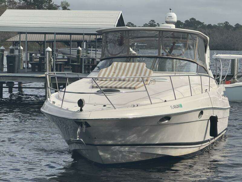 2005 Regal 3560 Commodore