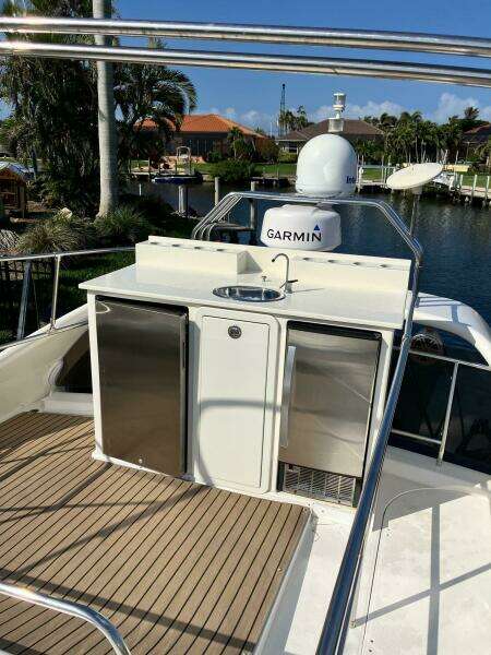 1999 Viking Princess 52 Express Bridge