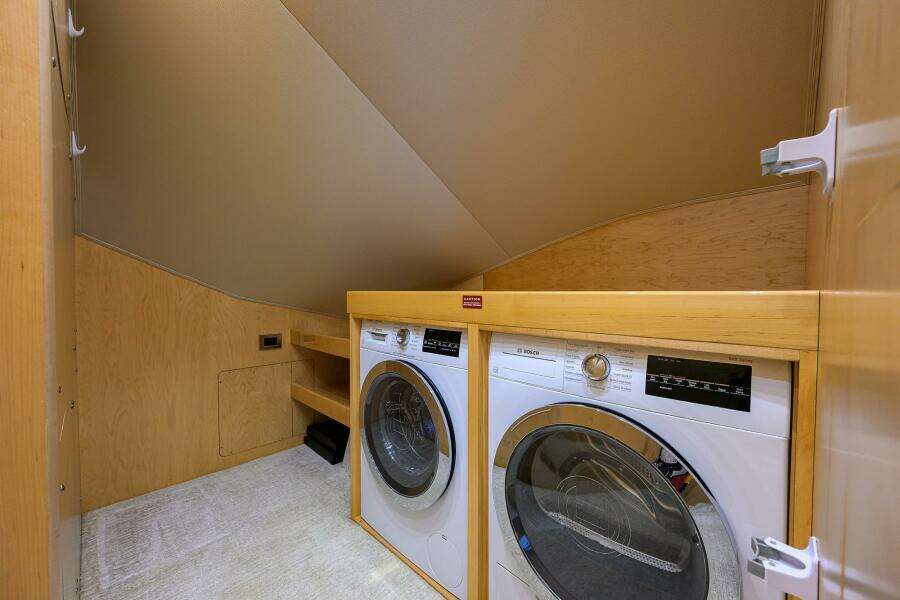 Viking 80 - LAMPLIGHTER - Pantry & Laundry