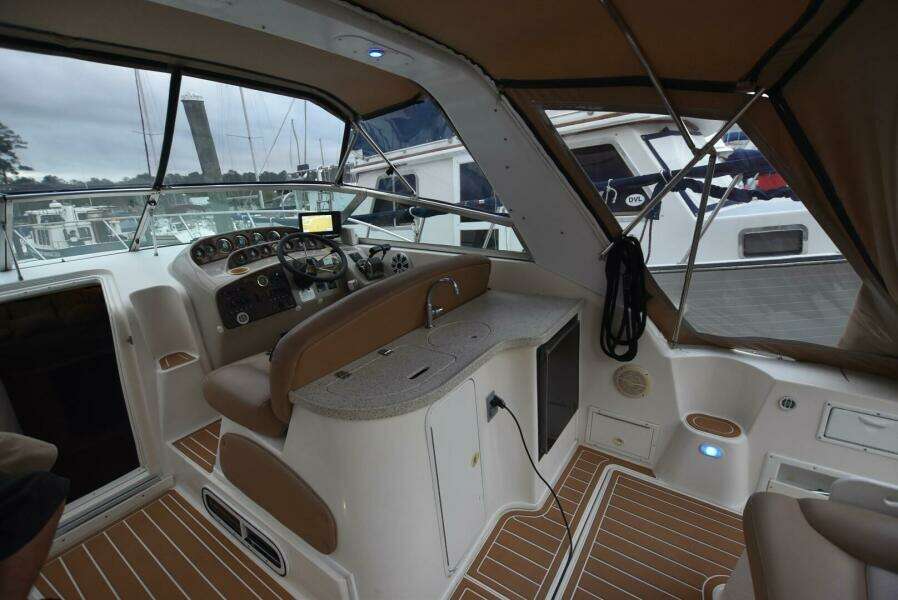 2000 Rinker 342 Fiesta Vee