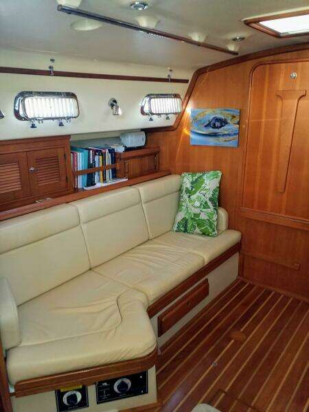 2006 Island Packet 370