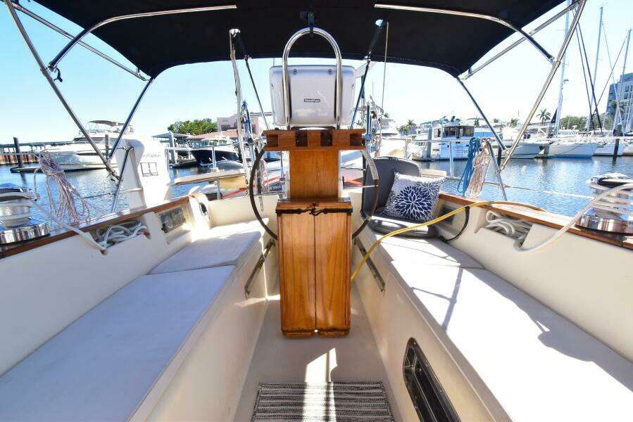 1999 Island Packet 380