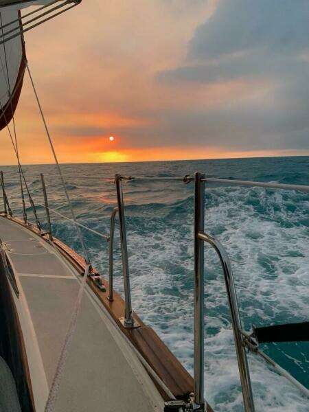 1999 Island Packet 380