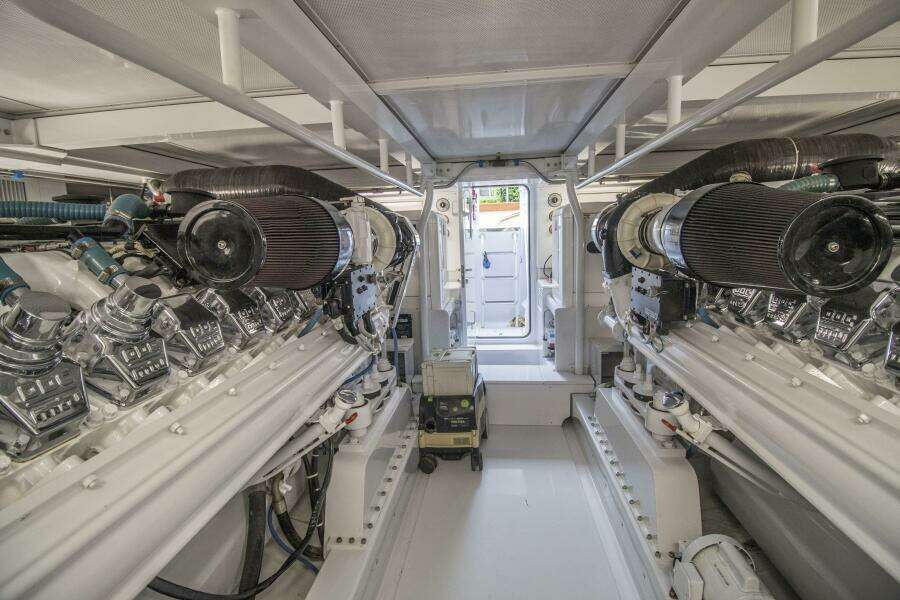 2000 Merritt 80 Sportfish