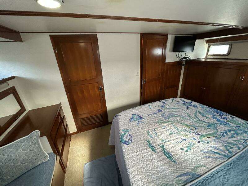 57' DeFever master stateroom forward